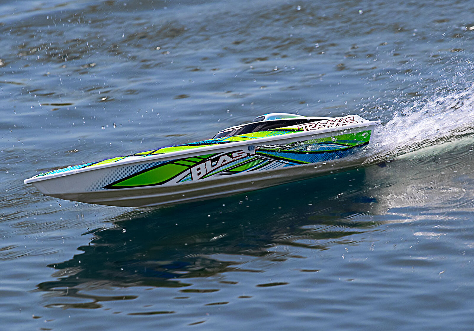Blast Rtr Boat W/Esc With Tq Radio System (GRN)