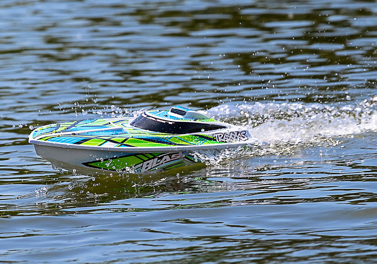 Blast Rtr Boat W/Esc With Tq Radio System (GRN)