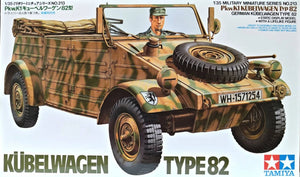 Tamiya 1/35 35213 WWII German Kübelwagen Type 82 w/1 Figure