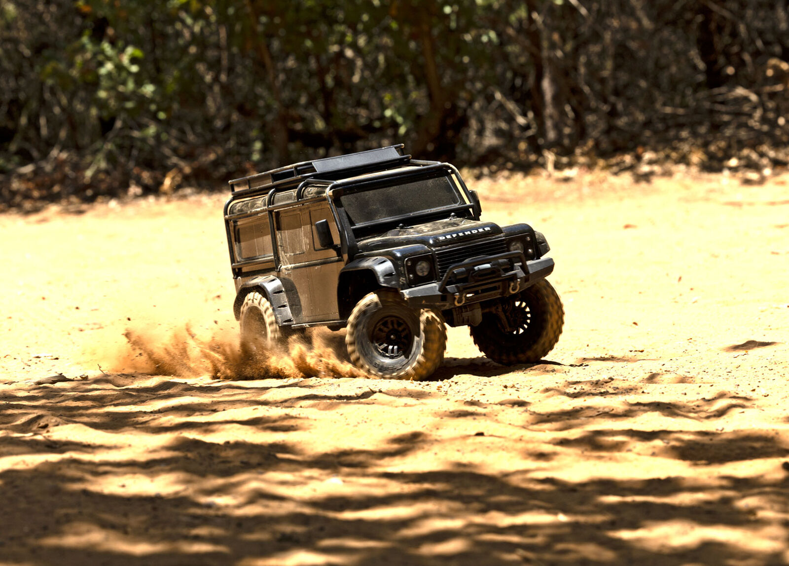 TRX-4 1/10 Scale Trail Rock Crawler W/Land Rover Defender Body