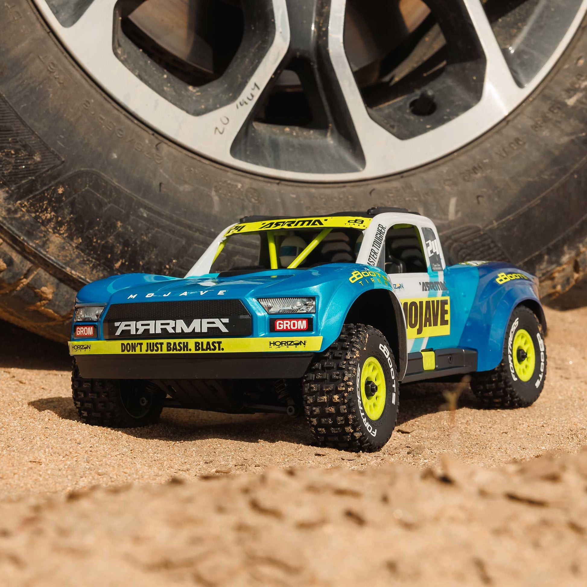 MOJAVE GROM 4x4 SMART Small Scale Desert Truck (Blue/White)