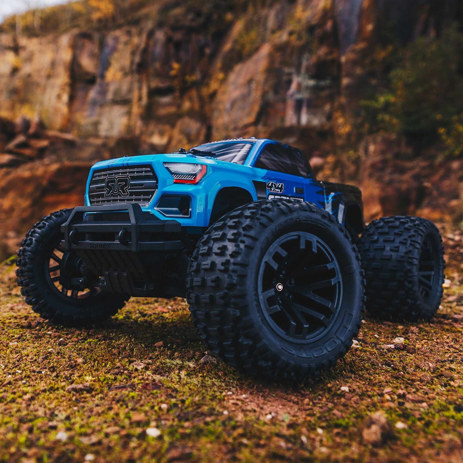 Granite 4x4 V3 550 Mega RTR Monster Truck (Blue)