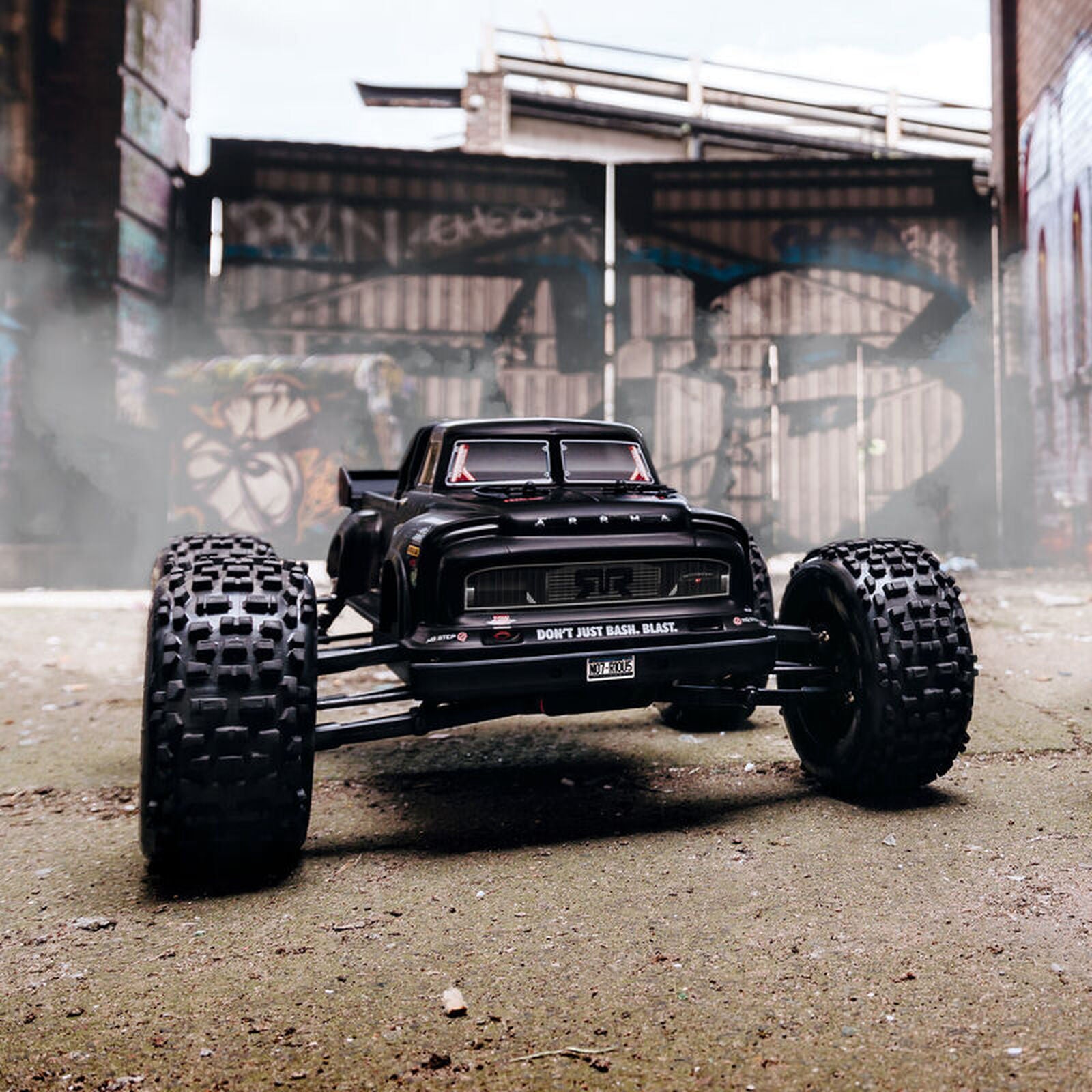 Notorious 6S BLX Brushless RTR 1/8 Monster Stunt Truck (Black)