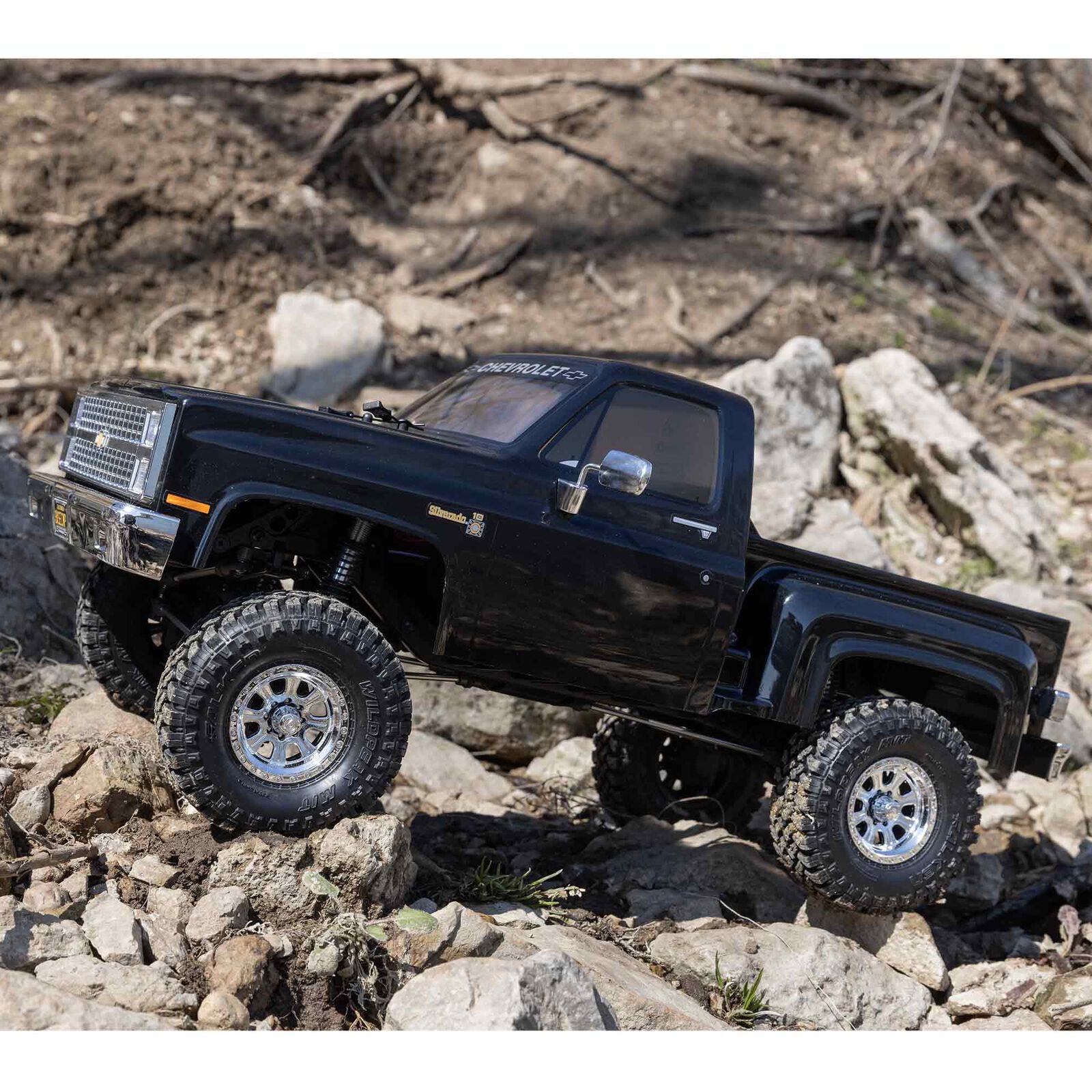 1/10 SCX10 III Base Camp 1982 Chevy K10 4X4 RTR, Black